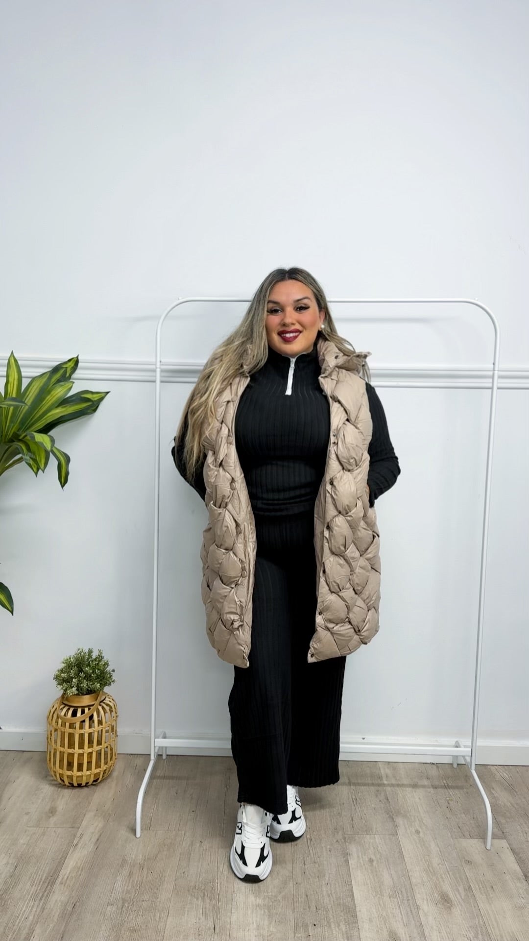 Chaleco sin mangas largo